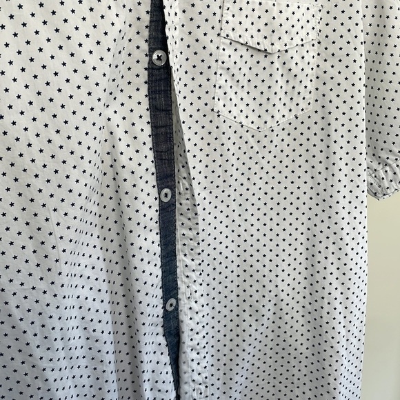 Short sleeve button down men’s size XL shirt - Picture 5 of 6